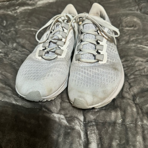 Nike Running White Gray Silver Zoom Shoes Pegasus - Picture 2 of 9